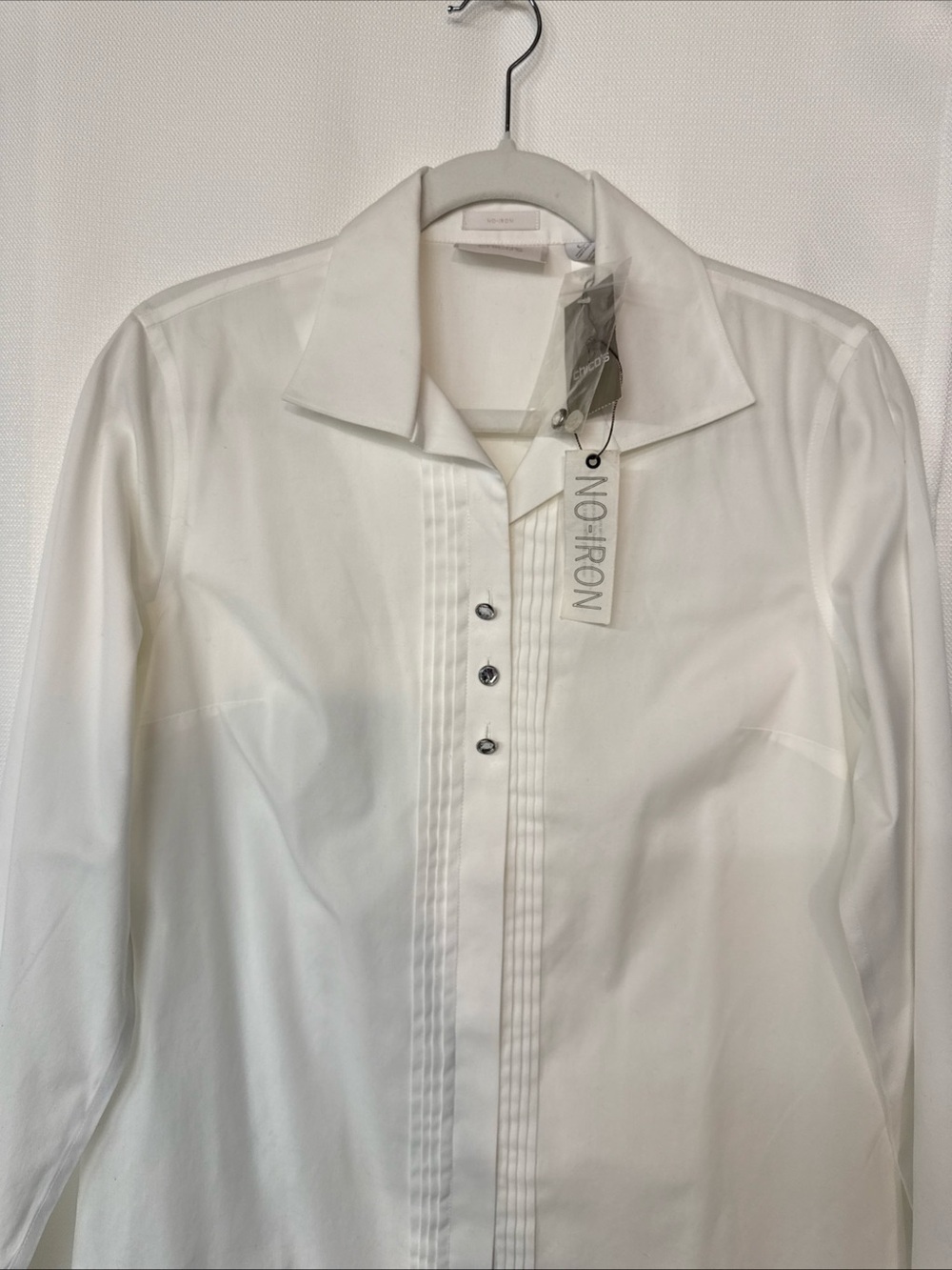 NWT Chico's Non Iron White‎ Top Blouse Women  Cotton Sz 0 Small Jewel Buttons